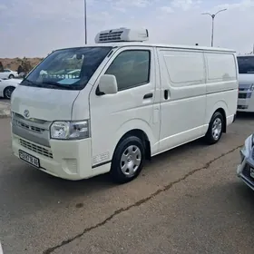 Toyota Hiace 2020