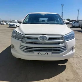 Toyota Innova 2020