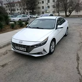 Hyundai Elantra 2022
