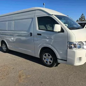Toyota Hiace 2023