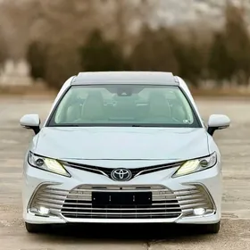 Toyota Camry 2021