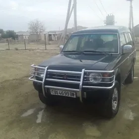 Mitsubishi Pajero 1998