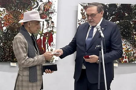 В Ашхабаде представили экспозицию картин Бердигулы Амансахатова «Песни песков»