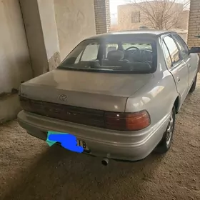 Toyota Camry 1990