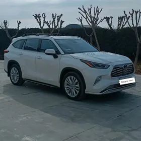 Toyota Highlander 2022