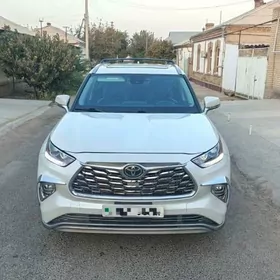 Toyota Highlander 2022