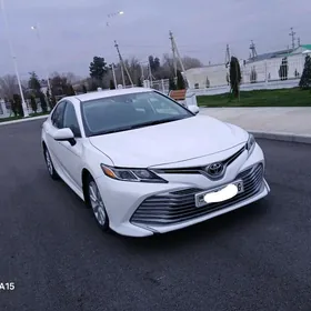 Toyota Camry 2020