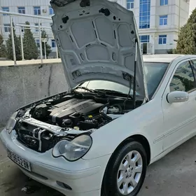 Mercedes-Benz C320 2001