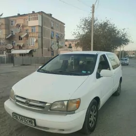 Toyota Sienna 1999