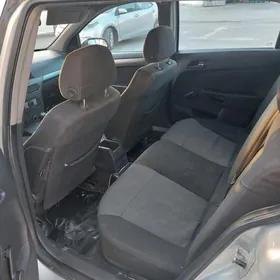 Opel Astra 2004
