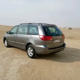 Toyota Sienna 2005