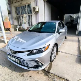 Toyota Camry 2021
