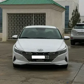 Hyundai Elantra 2022