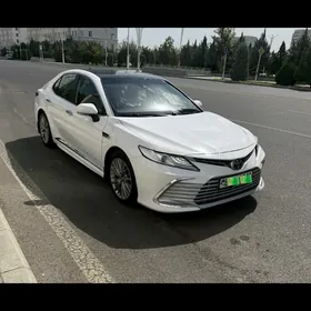 Toyota Camry 2020
