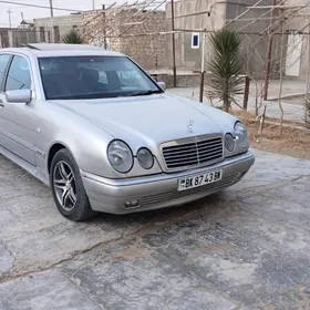 Mercedes-Benz E320 1997