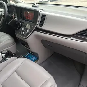 Toyota Sienna 2017