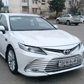 Toyota Camry 2020