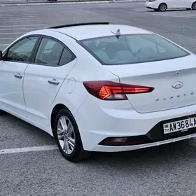 Hyundai Elantra 2020