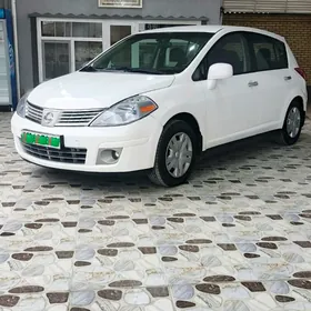 Nissan Versa 2012