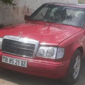 Mercedes-Benz 230E 1987