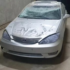 Toyota Camry 2004