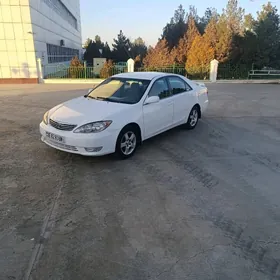 Toyota Camry 2004