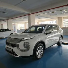 Mitsubishi Outlander 2025