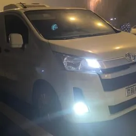 Toyota Hiace 2020