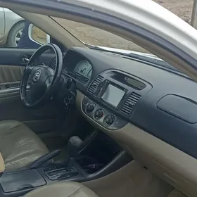 Toyota Camry 2004
