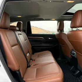 Toyota Highlander 2019