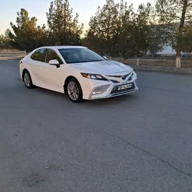 Toyota Camry 2021