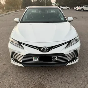 Toyota Camry 2020