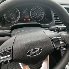 Hyundai Elantra 2020