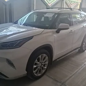Toyota Highlander 2020