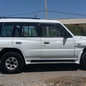 Mitsubishi Montero 1999