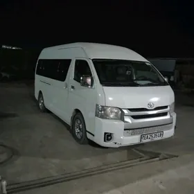 Toyota Hiace 2012