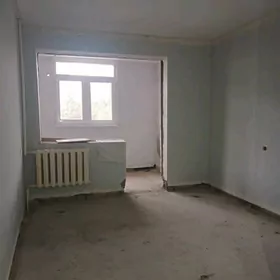 11 микрайон 2 этаж 2 комнатная