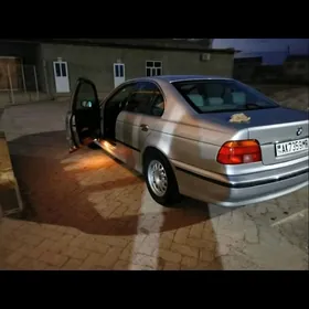 BMW E39 2000
