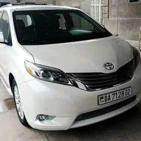 Toyota Sienna 2016