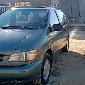 Toyota Sienna 2000