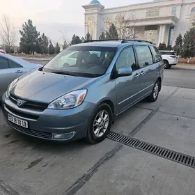 Toyota Sienna 2004