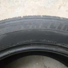 TEKER PAKRISKA KIA SORENTO 235/55/19