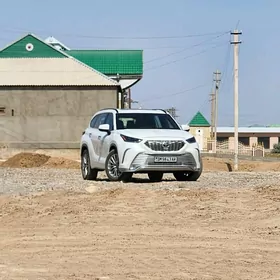 Toyota Highlander 2022