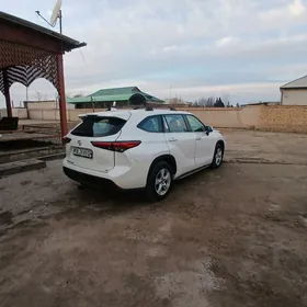 Toyota Highlander 2021