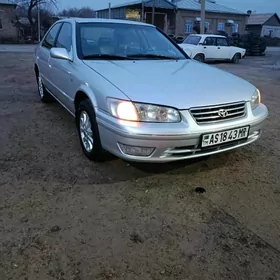 Toyota Camry 2000