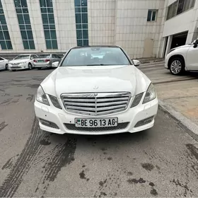 Mercedes-Benz 300E 2010