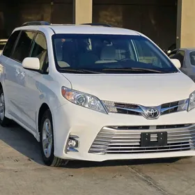 Toyota Sienna 2020