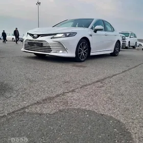 Toyota Camry 2021