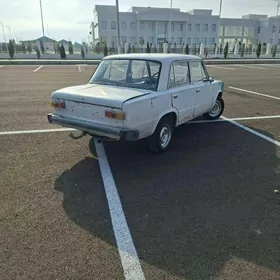 Lada 2104 1986