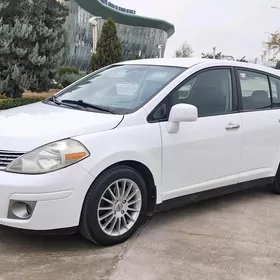 Nissan Versa 2010